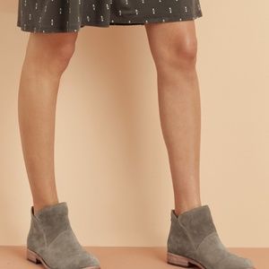 NWOT Kork Ease Ryder Grey Ankle Booties Size 7M